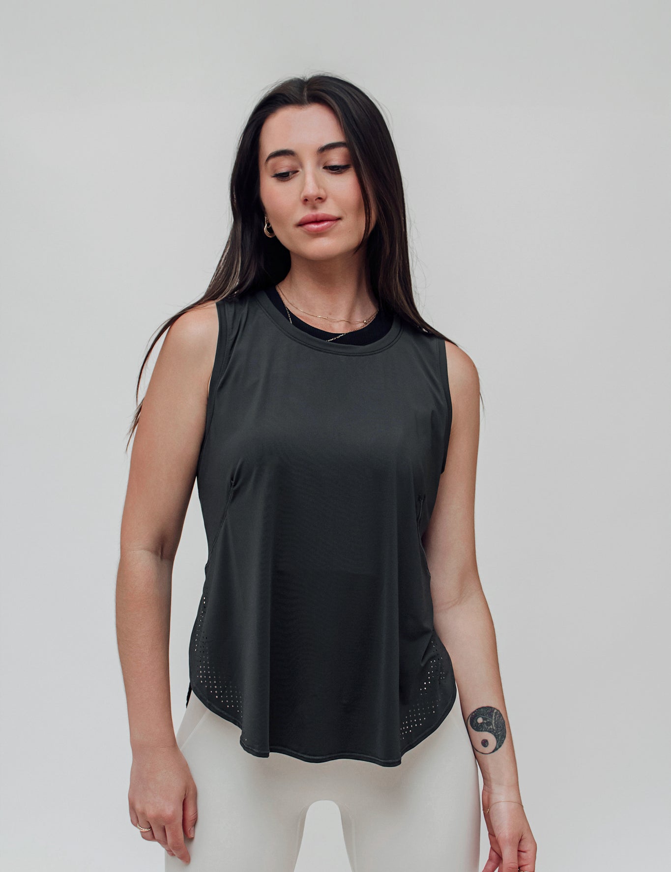 Woman wearing Ultimate Performance Tank in dark gray – Style Luxe