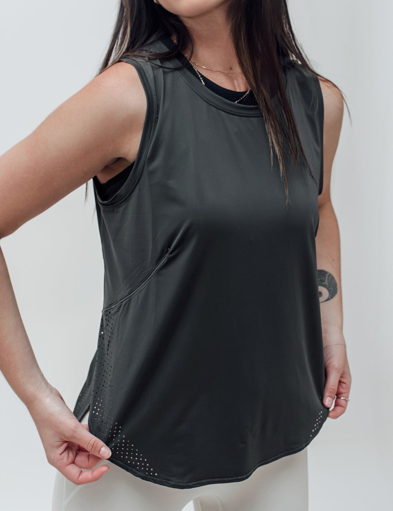 Women’s performance tank with quick-dry fabric – Style Luxe